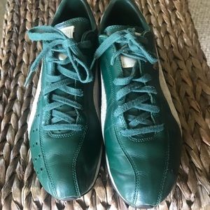 Ladies Green Pumas
